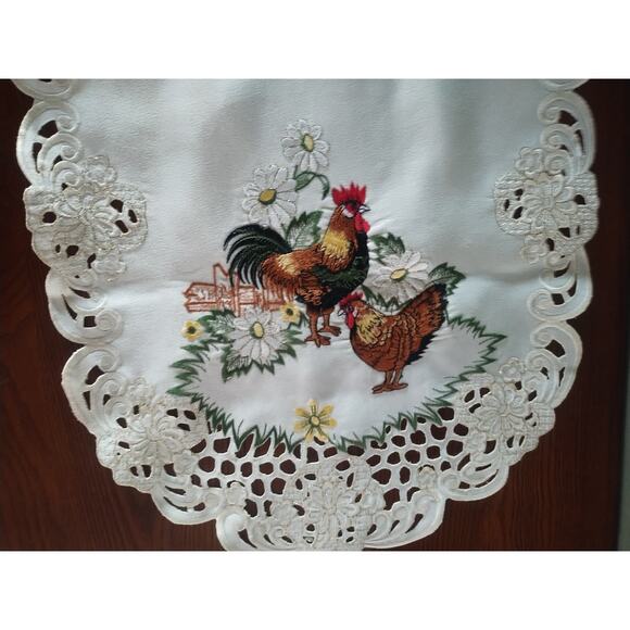 Doily Table Runner Set Tablecloth Chicken Lace floral gold Cottage Country White - Picture 9 of 14